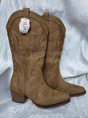 IUV Women's Western Boots in Brown